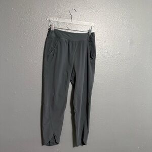 Mountain Hardwear Gray Crop Pull On Pants Size S